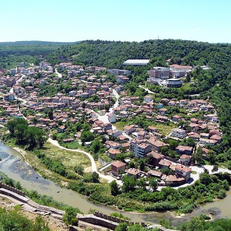 Day And Night Appartement Veliko Tarnovo Buitenkant foto