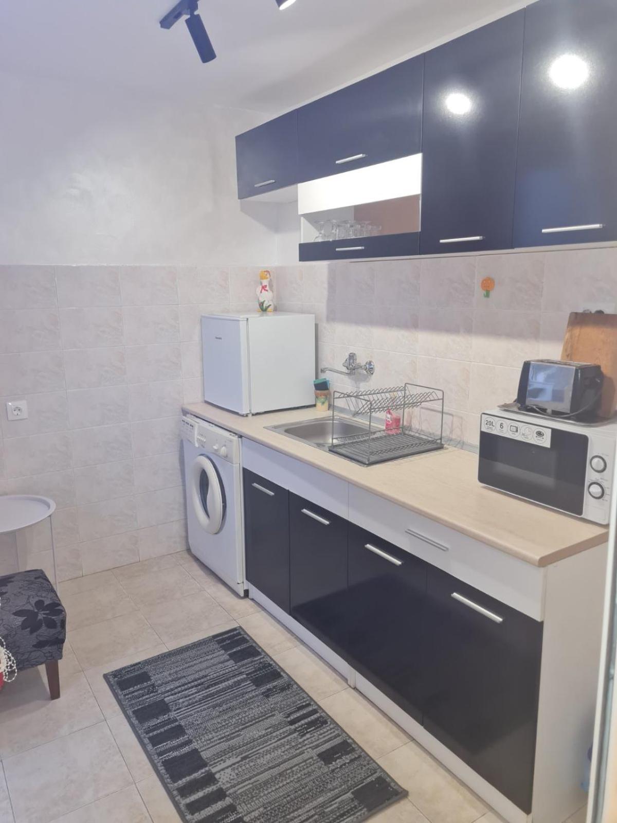 Day And Night Appartement Veliko Tarnovo Buitenkant foto