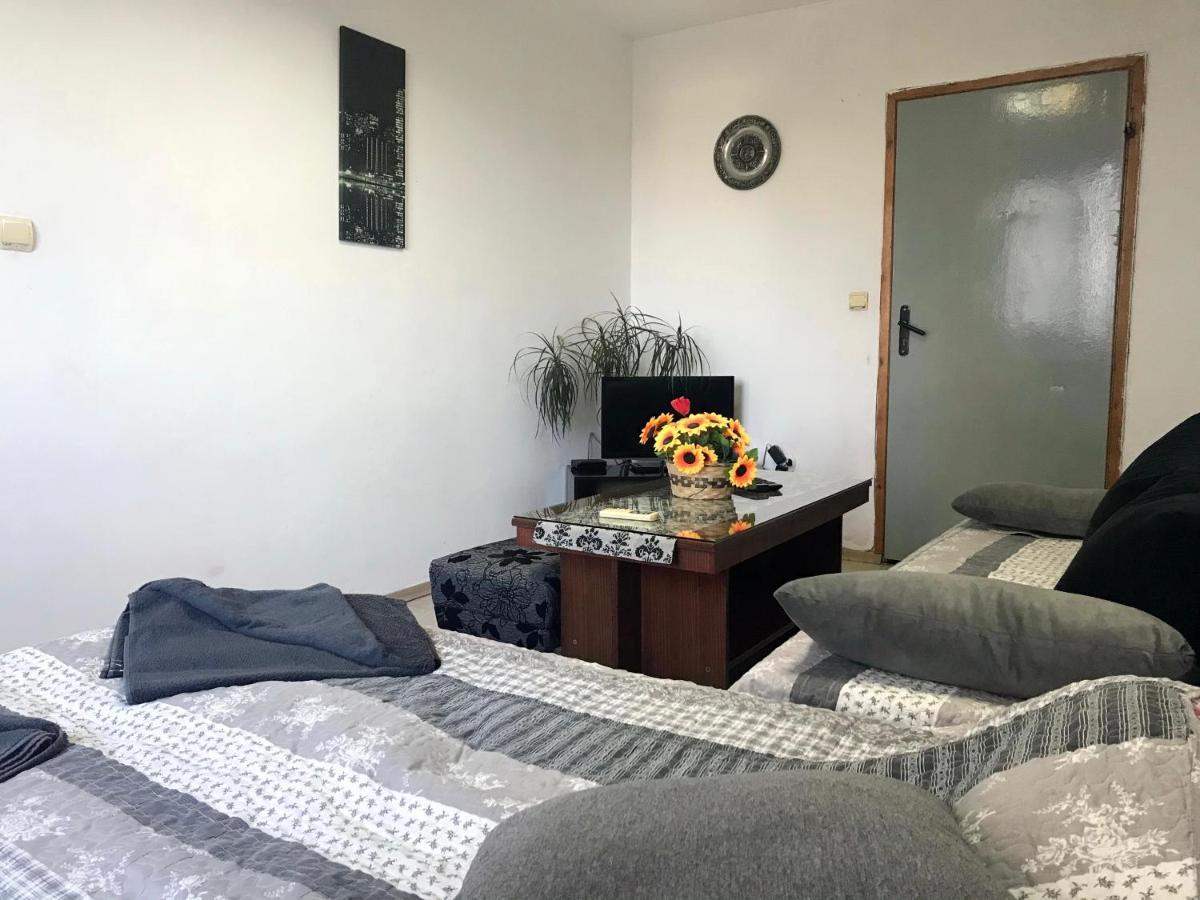 Day And Night Appartement Veliko Tarnovo Buitenkant foto