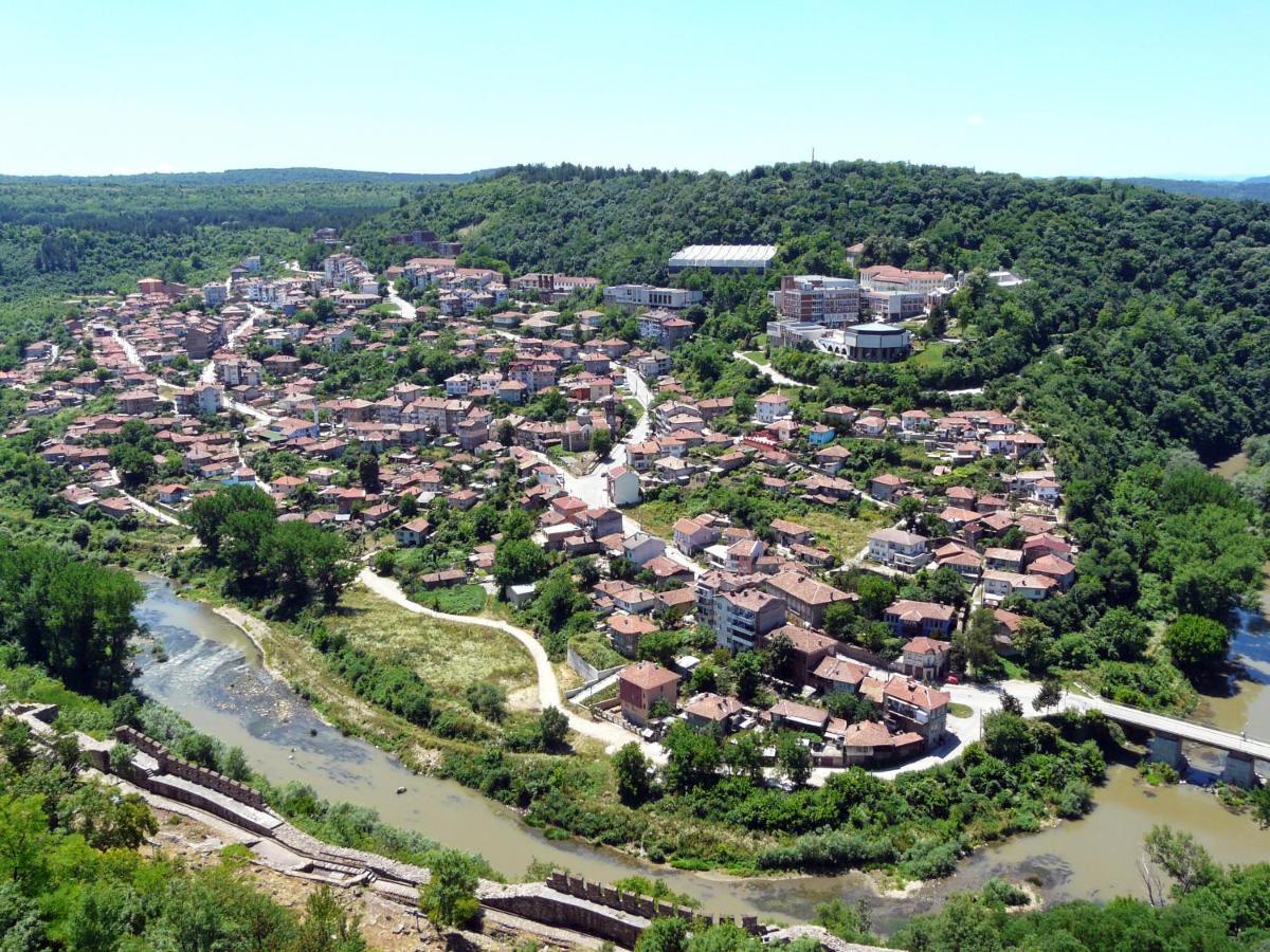 Day And Night Appartement Veliko Tarnovo Buitenkant foto